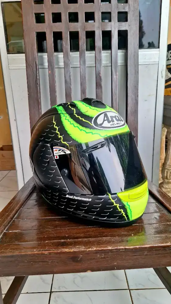 Helm Arai RR5 bukan shoei