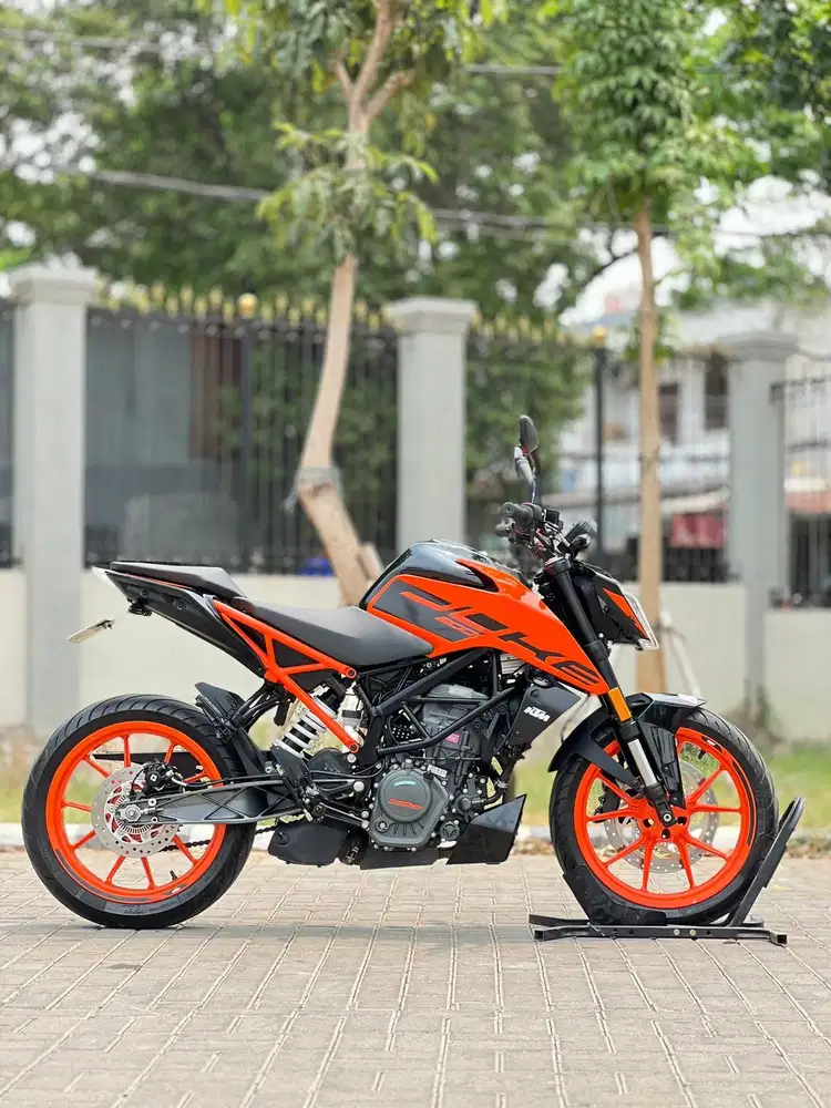 KTM DUKE 200 ABS ORANGE 2023 KM 2K PAJAK PANJANG FULL MULUS