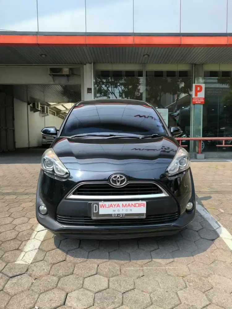TOYOTA SIENTA 1.5 V CVT 2017
