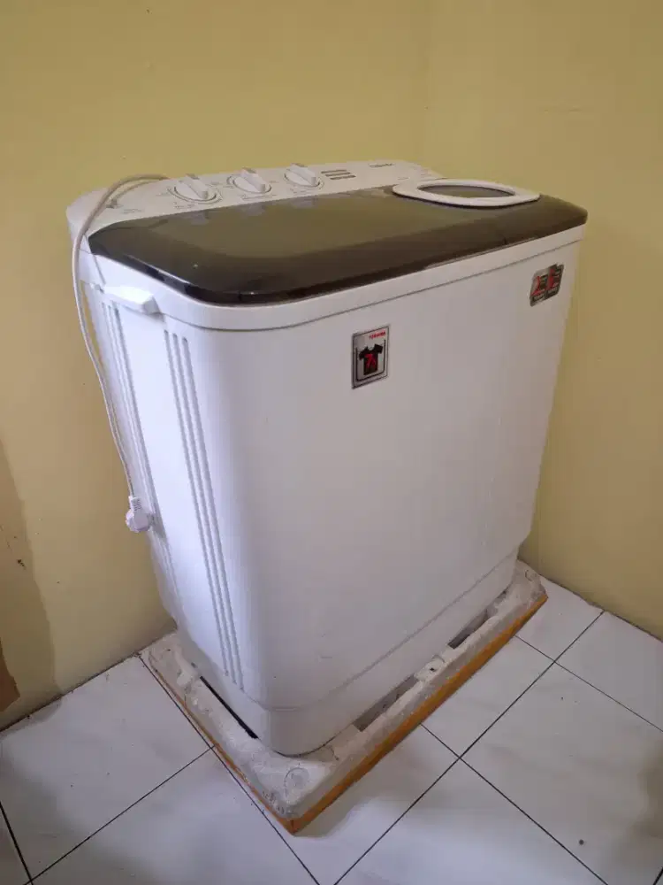 Mesin cuci Toshiba 7,5 kg 2 tabung-bekas
