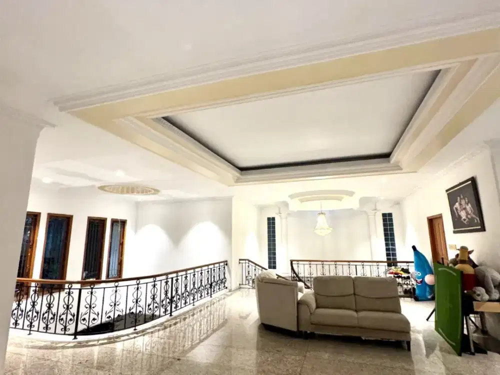 RUMAH MEWAH! Classic Permata Buana Hook, 29,9M Nego