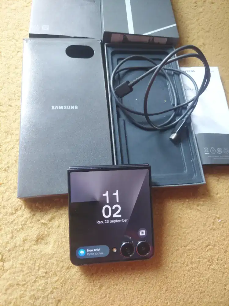Samsung Z Flip 7 12/256