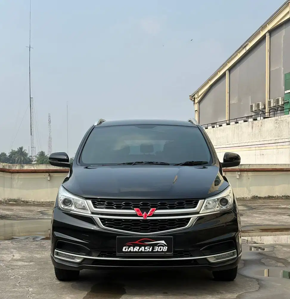 Wuling Cortez 1.5 ST Lux CVT 2020 S AT Hitam