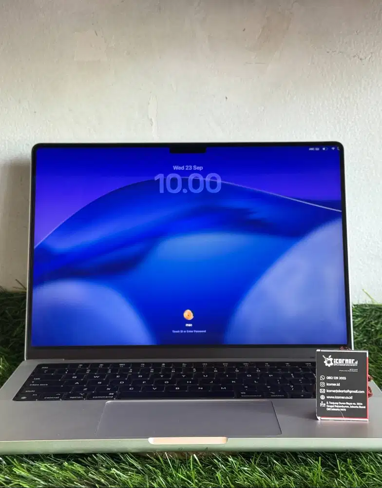 MacBook Pro 14 M3 RAM 16GB SSD 512GB Silver Second Original | Garansi