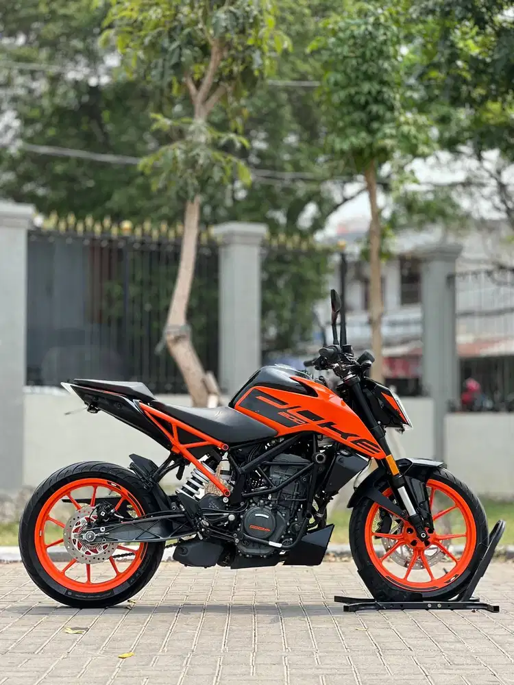 KTM DUKE 200 ABS 2022 ORANGE KM LOW PAJAK PANJANG KAYAK BARU