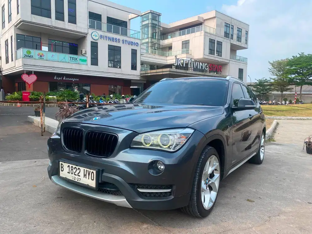 BMW X1 SDrive 2014 grey abu jual bu bmw X-1 kondisi mulus 2013/2015