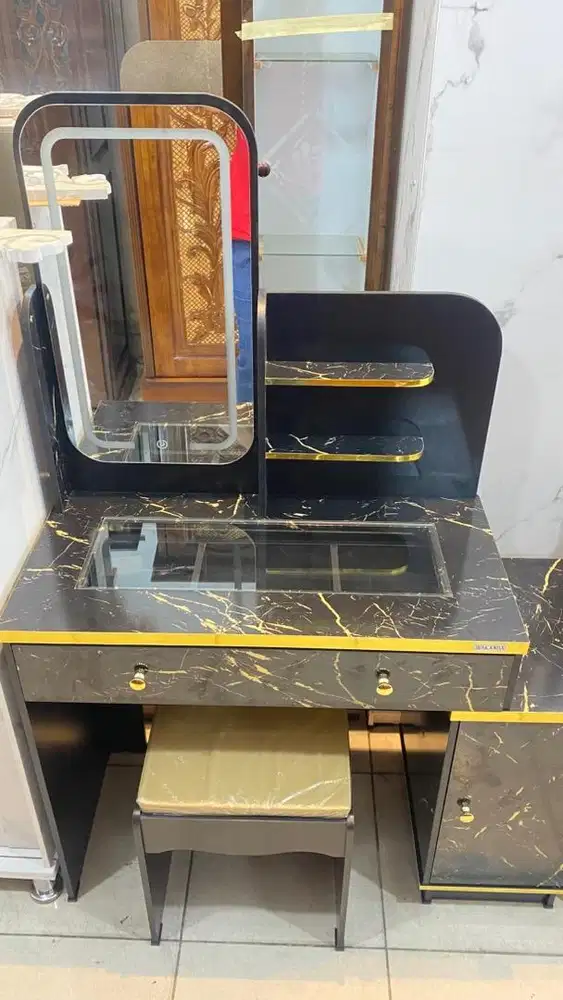 Meja rias berlampu+bangku