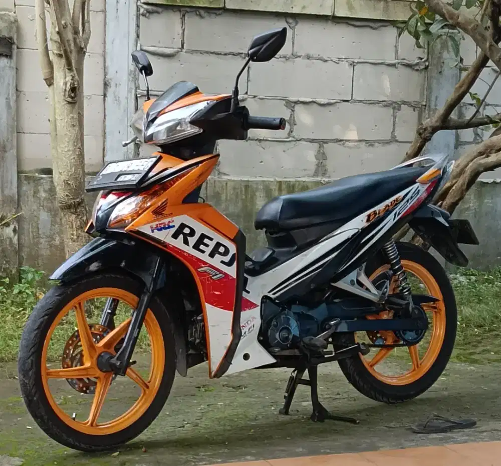 Dijual Honda Blade PGM-FI 2014 Pajak Hidup Panjang