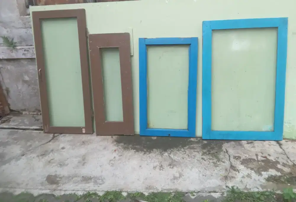 Jendela Kaca Kayu Bornei ex Villa
Anti rayap air
