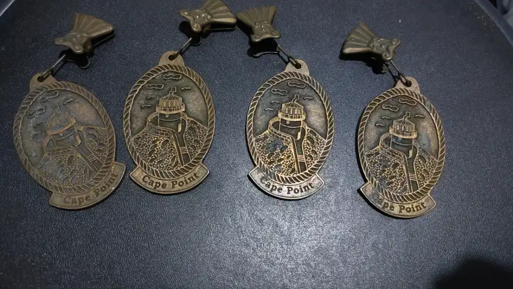 Penjepit bahan logam
