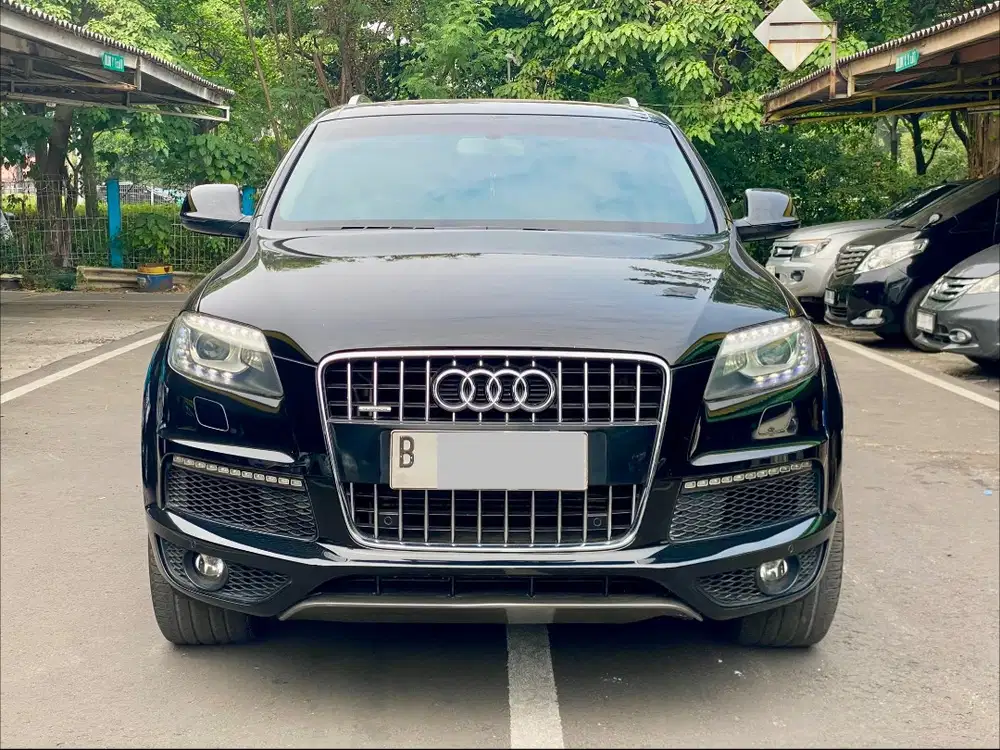 AUDI Q7 3.0 TFSI AT HITAM 2012