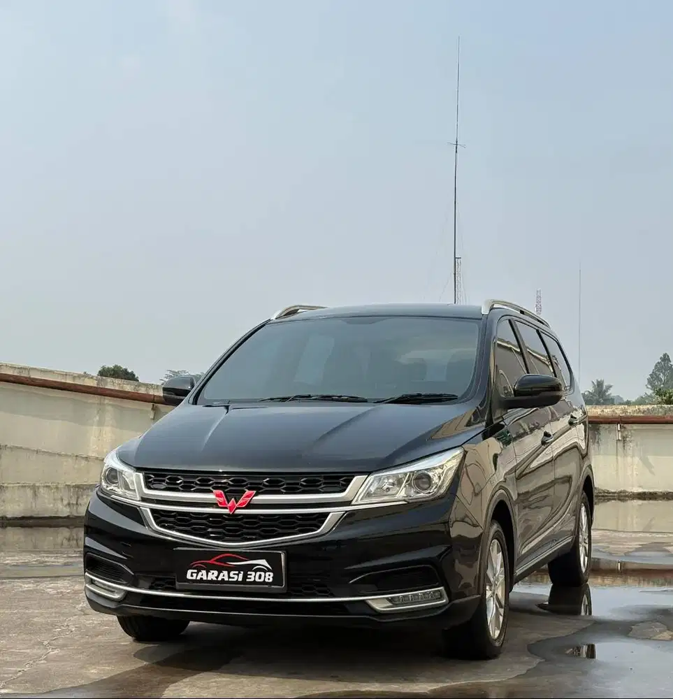 Wuling Cortez 1.5 ST Lux CVT 2020 S AT Hitam Kilometer 112 rb
