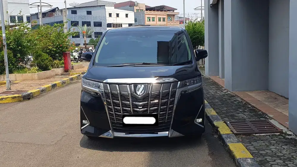 Km 18rb toyota alphard g atpm tss 2023 pakai 2024 hitam