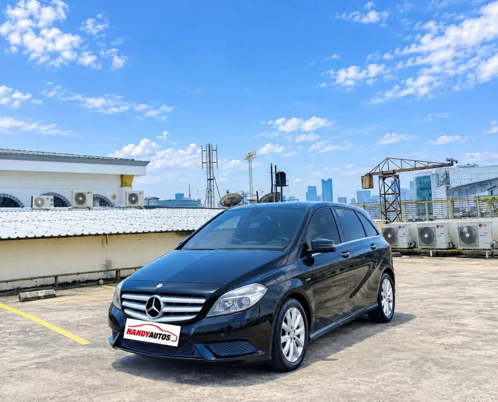 Mercedes Benz B200 2012 Automatic HItam Metalik