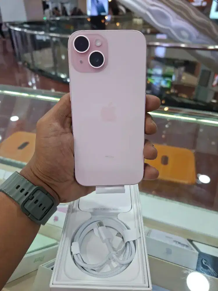 Iphone 15 pink 128gb like new