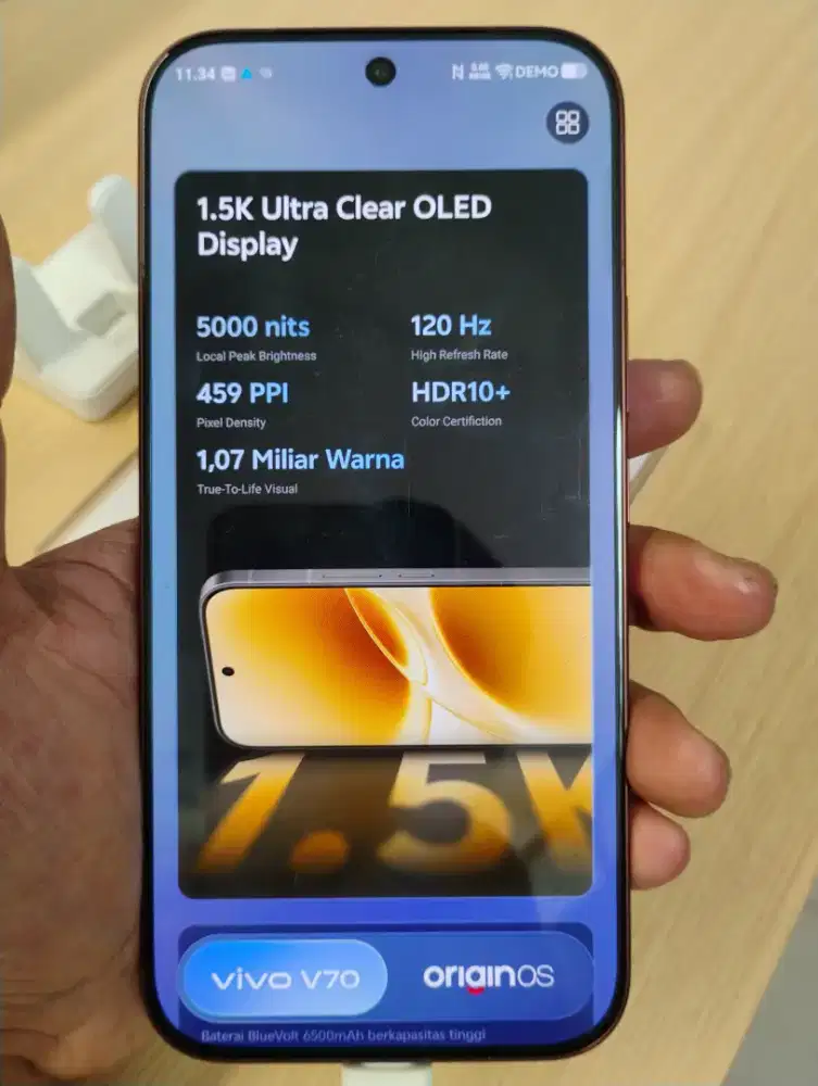 Vivo V70 5G Zeiss