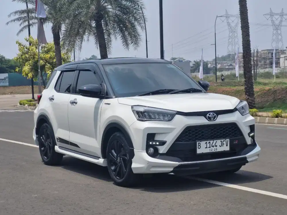 Toyota Raize GR Automatic 2023 Bensin Putih Metalik