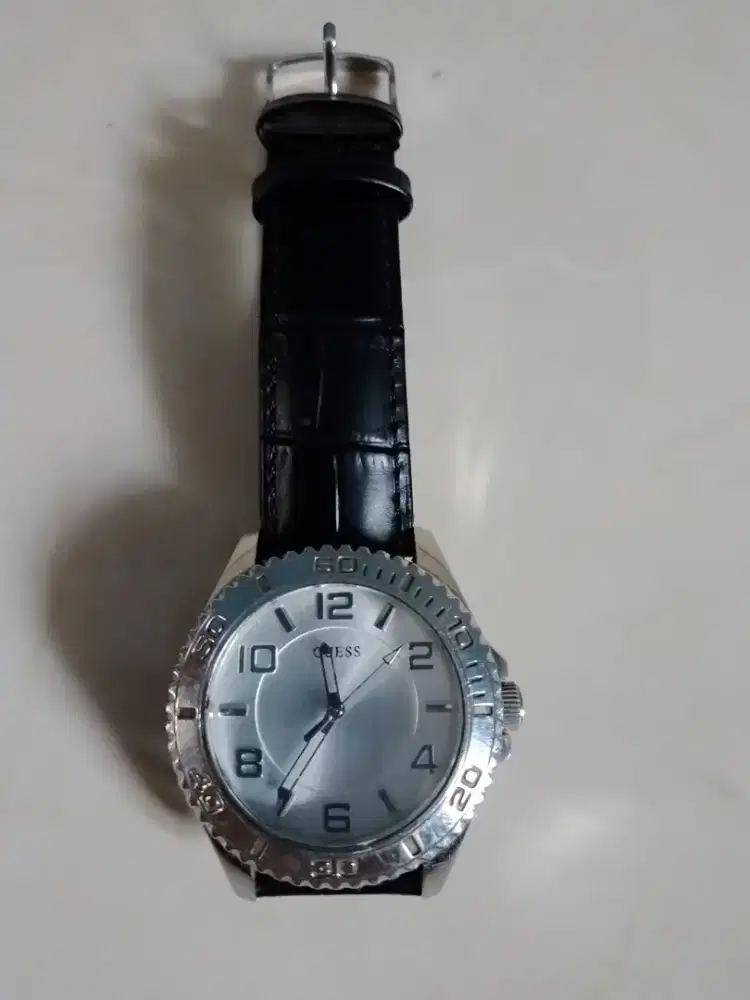 Jam Tangan Wanita Merk Guess