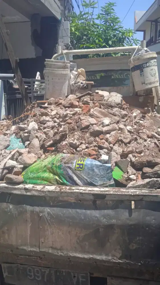 Jasa buang gragal dan sampah bangunan