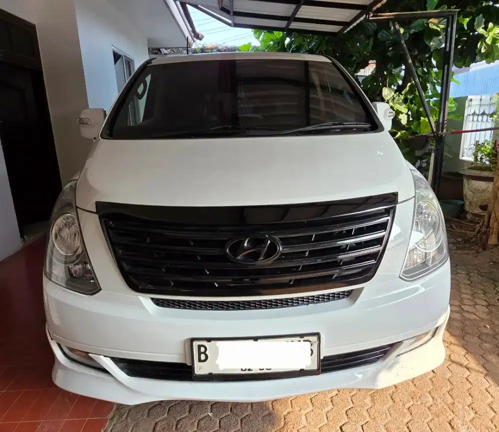 HYUNDAI H1 2012 ROYALE 2.4 BENSIN
