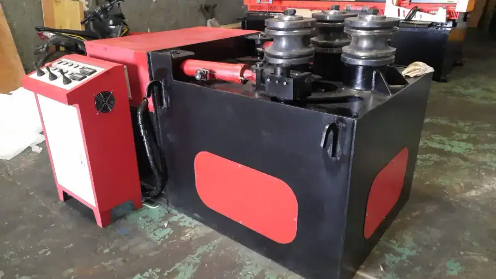 Roll Pipa Machine