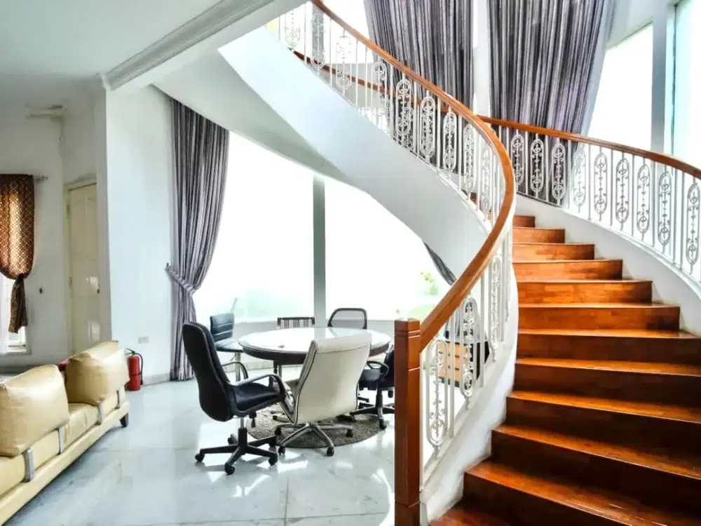 RUMAH MEWAH HOOK INTERCON KEBON JERUK, ROW BOULEVARD LEGA