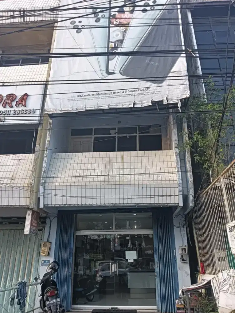 Disewakan ruko 3 lantai