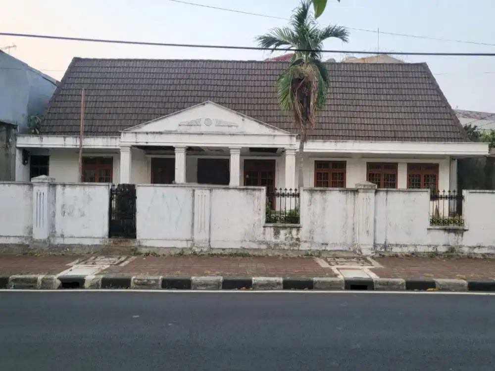 Rumah 2 Lantai Hook Di Daerah Menteng Jakarta Pusat