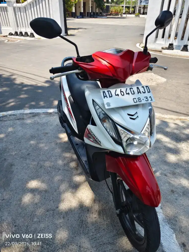 Beat fi putih merah