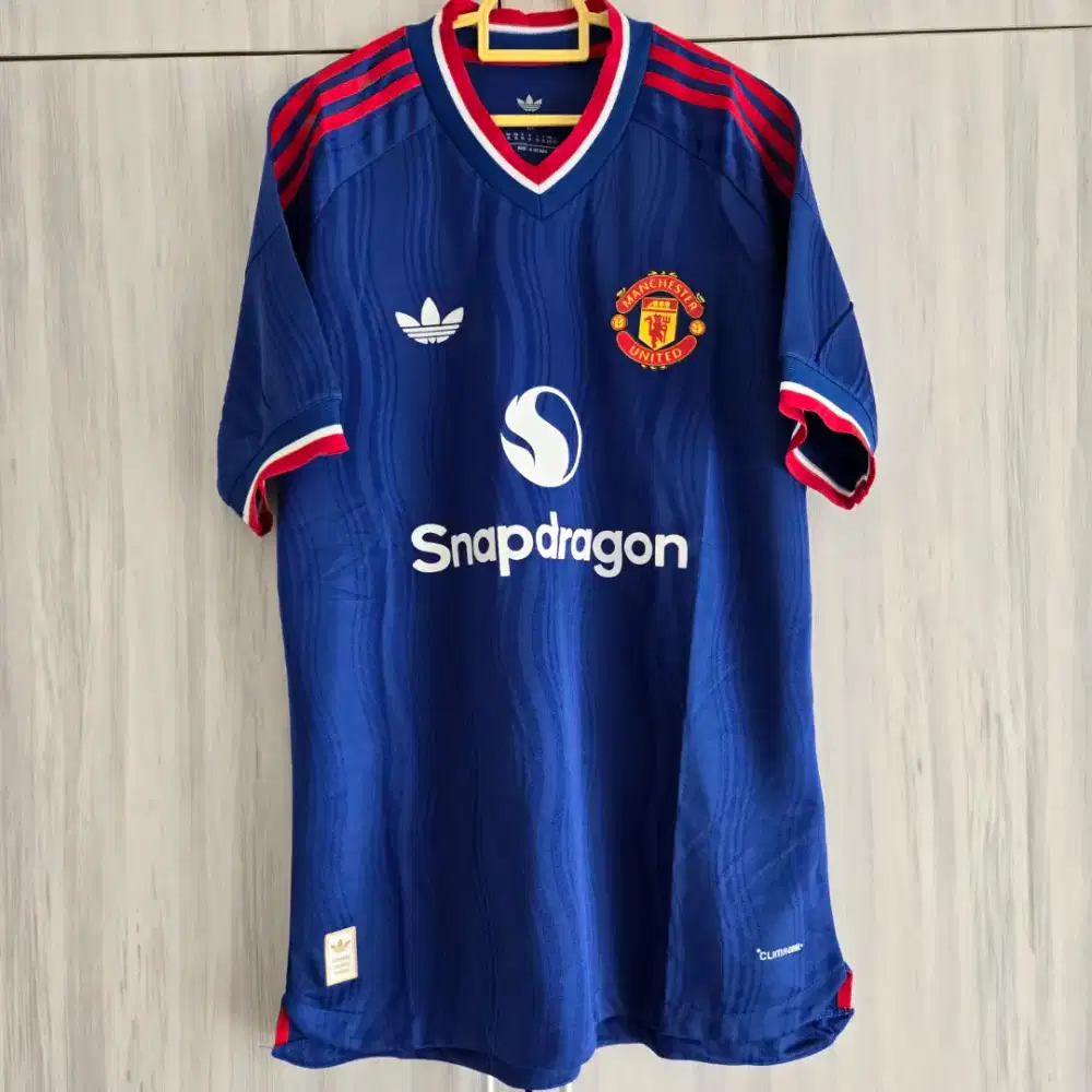 Jersey emyu PI limited langka logo rubber