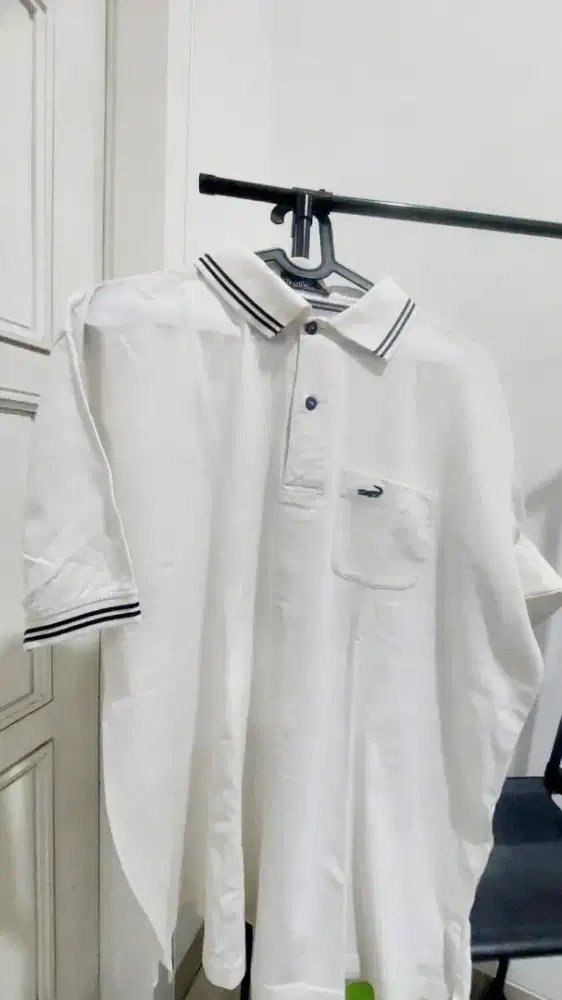 Kemeja putih cowok polo