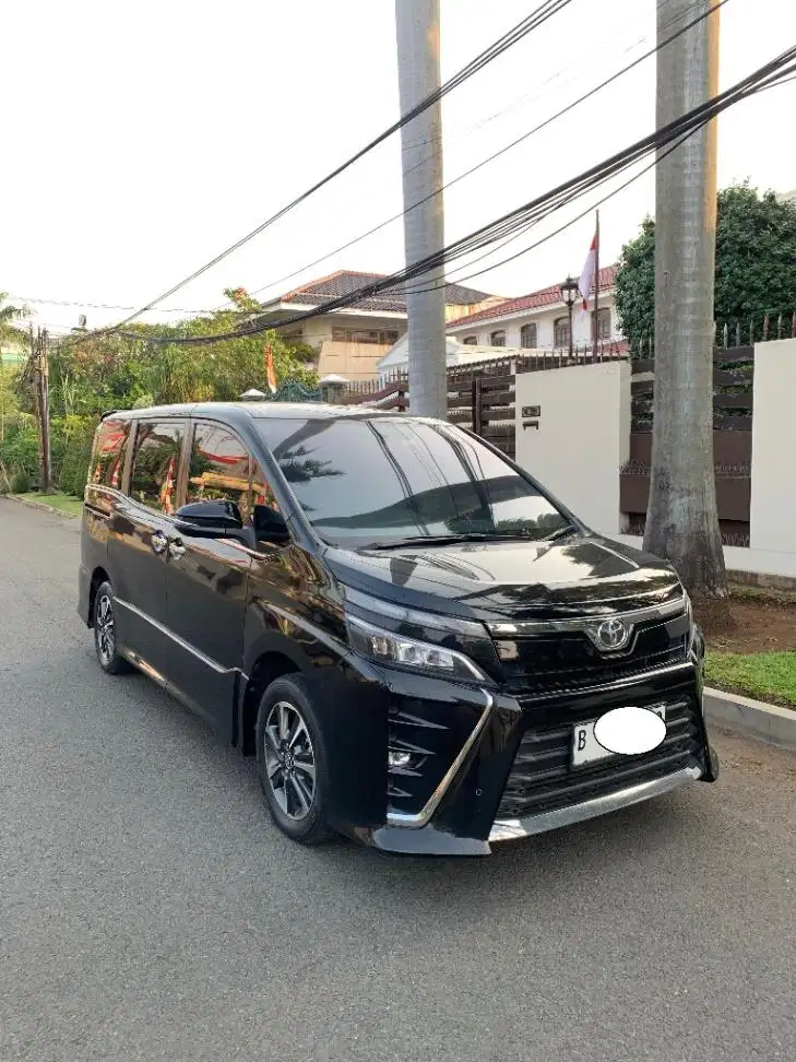 TOYOTA VOXY 2.0 AUTOMATIC 2019