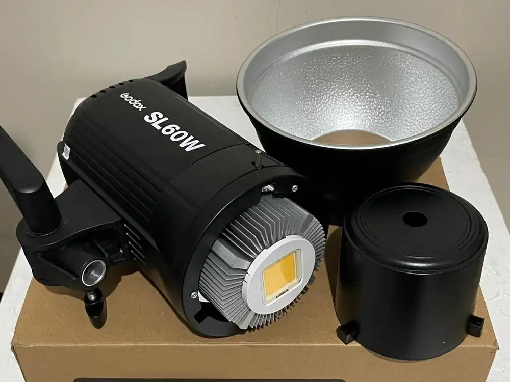 Lighting Godox SL60W, Lampu Studio