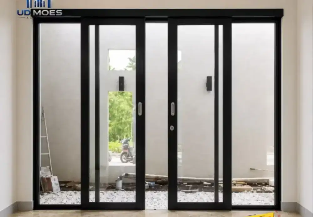 2 pintu aluminium sliding dan 2 jendela kaca mati