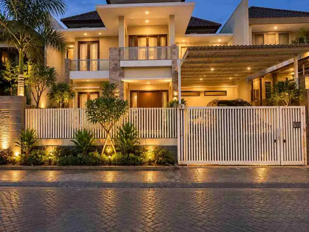 DIJUAL MURAH: Rumah Strategis Dekat Gwalk di Raya International Village - Citraland Utama, Surabaya