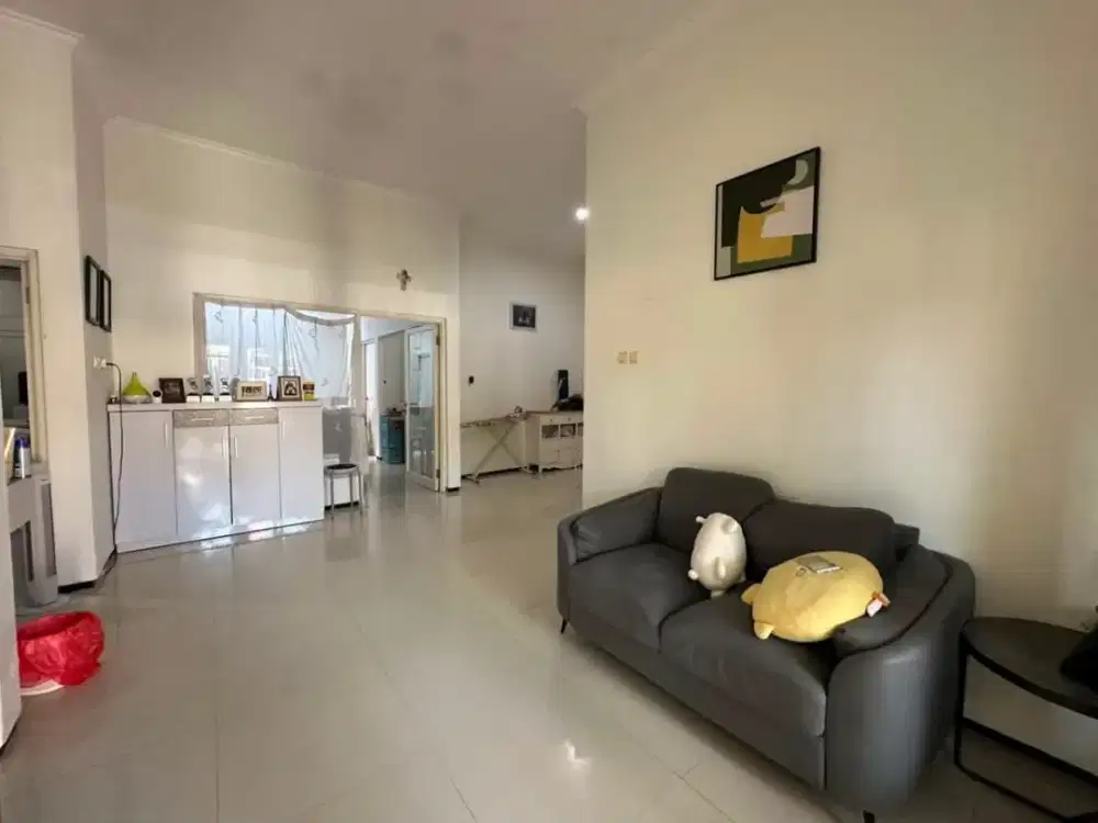 Rumah 1 Lantai Siap Huni Row 3 Mobil di Wiyung Lidah Kulon, Surabaya Barat