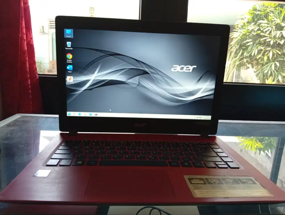 Laptop Acer aspire3 merah merona