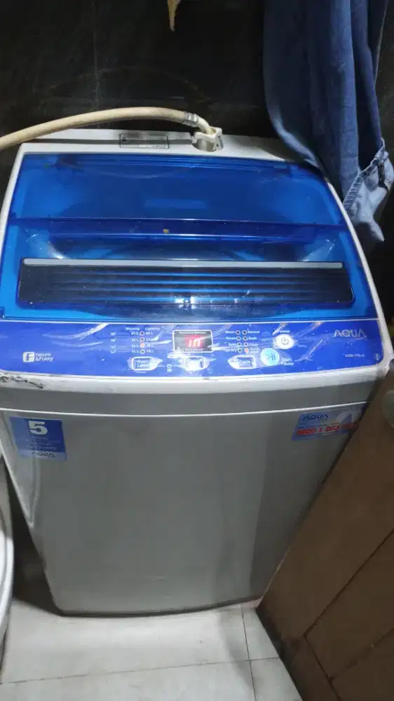 Mesin cuci Aqua