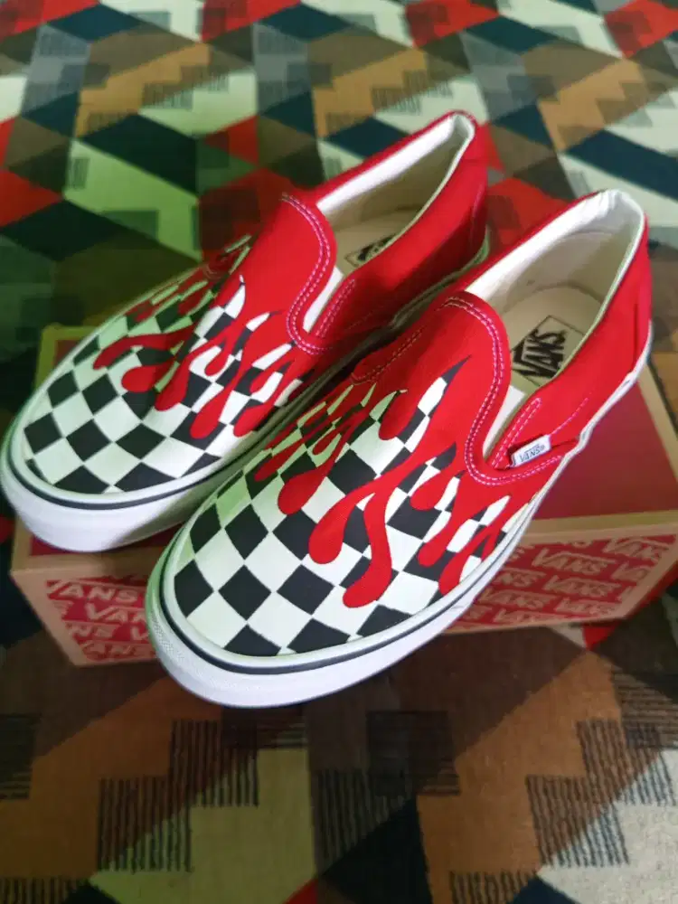 VANS CLASSIC SLIP ON (CHECKER FLAME)