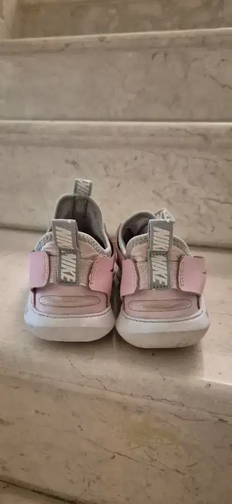 Sepatu NIKE anak perempuan ori utk anak 6 ke 9 th
