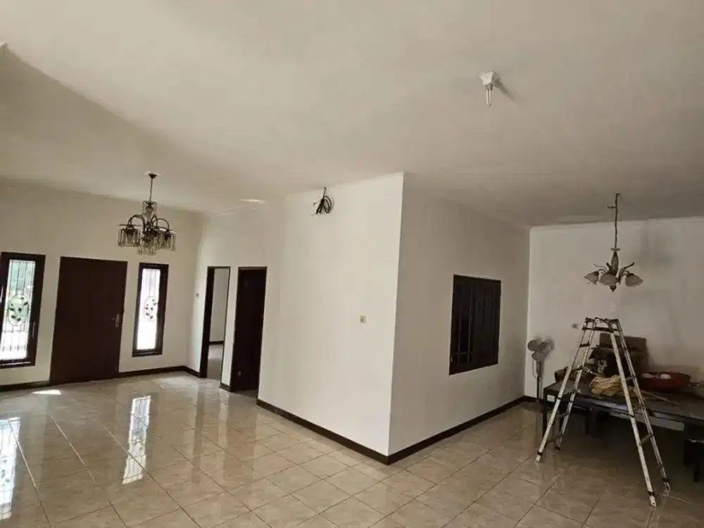 Dijual Rumah Hook SHM di Perumahan Harapan Indah 1 Bekasi luas tanah 240 m²