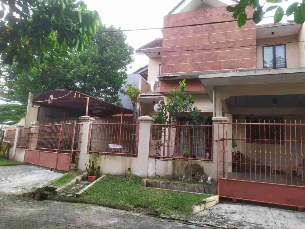 Rumah hoek dua lantai di Bogor Lakeside