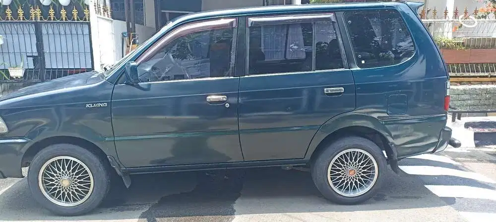 Toyota Kijang SGX  EFI 1,8 MT bensin