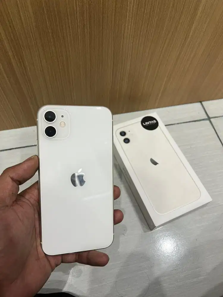 Iphone 11 basic 64gb putih ibox fullset original mulus