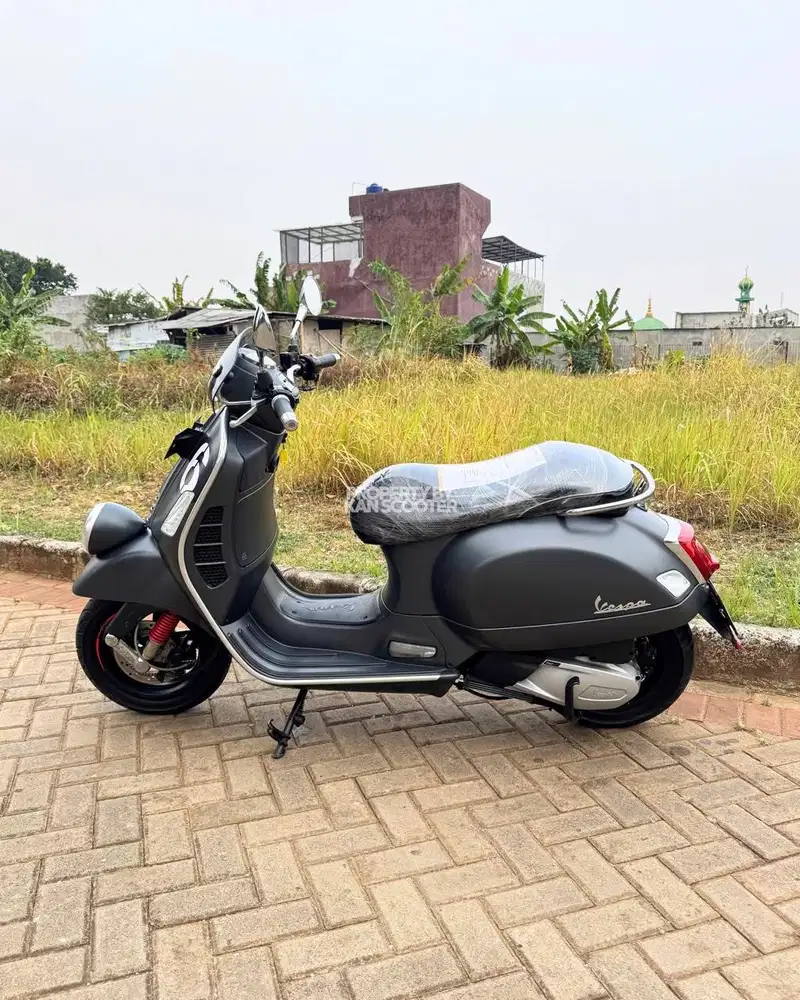 JUAL MURAH VESPA GTV SEI GIORNI II 300 HPE LIMITED EDITION 2021 MULUS