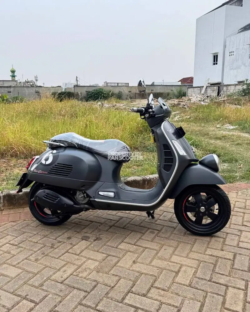 VESPA GTV SEI GIORNI II 300 HPE LIMITED EDITION 2021 NO MINUS