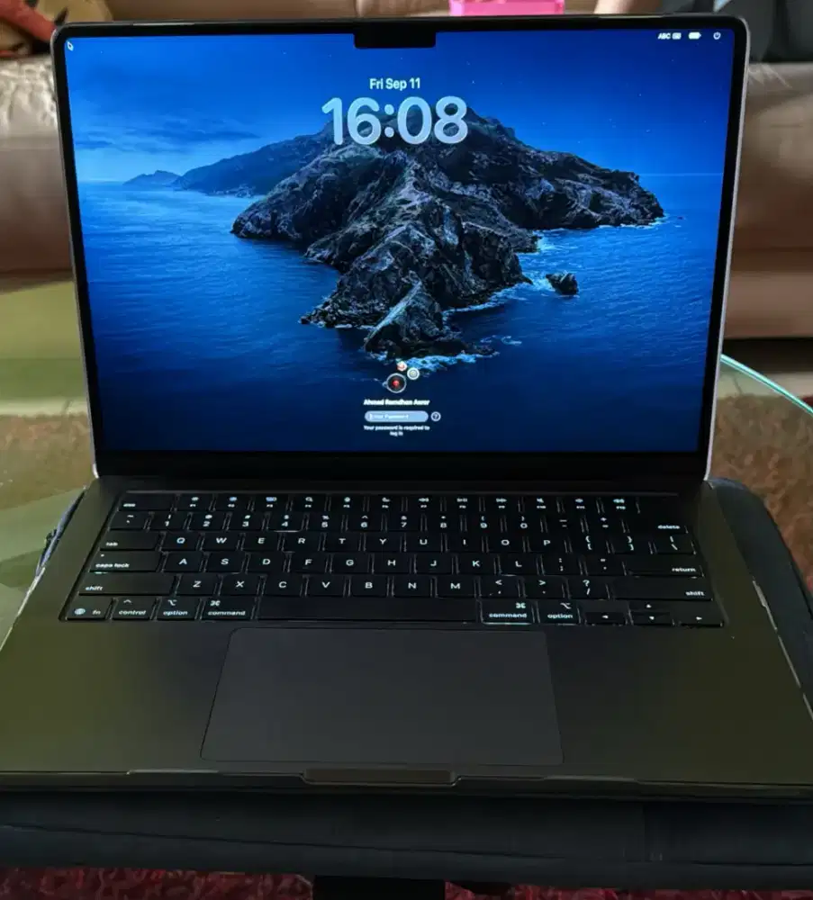 Macbook Pro M5 16B/1TB beli Feb 26
