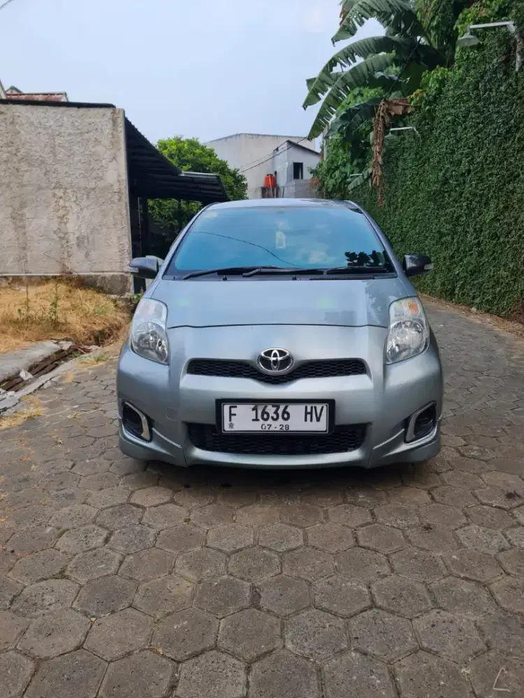 YARIS E MANUAL 2012 KM LOW