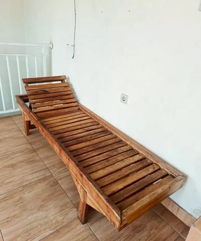 Bench kayu multifungsi