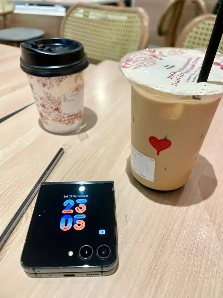 samsung flip 5 256gb sein ( hp aja )